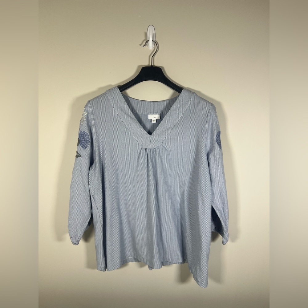 J.Jill Women Embroidered Striped Knit Top Powder Blue Size XL Floral V Neck - Picture 3 of 7